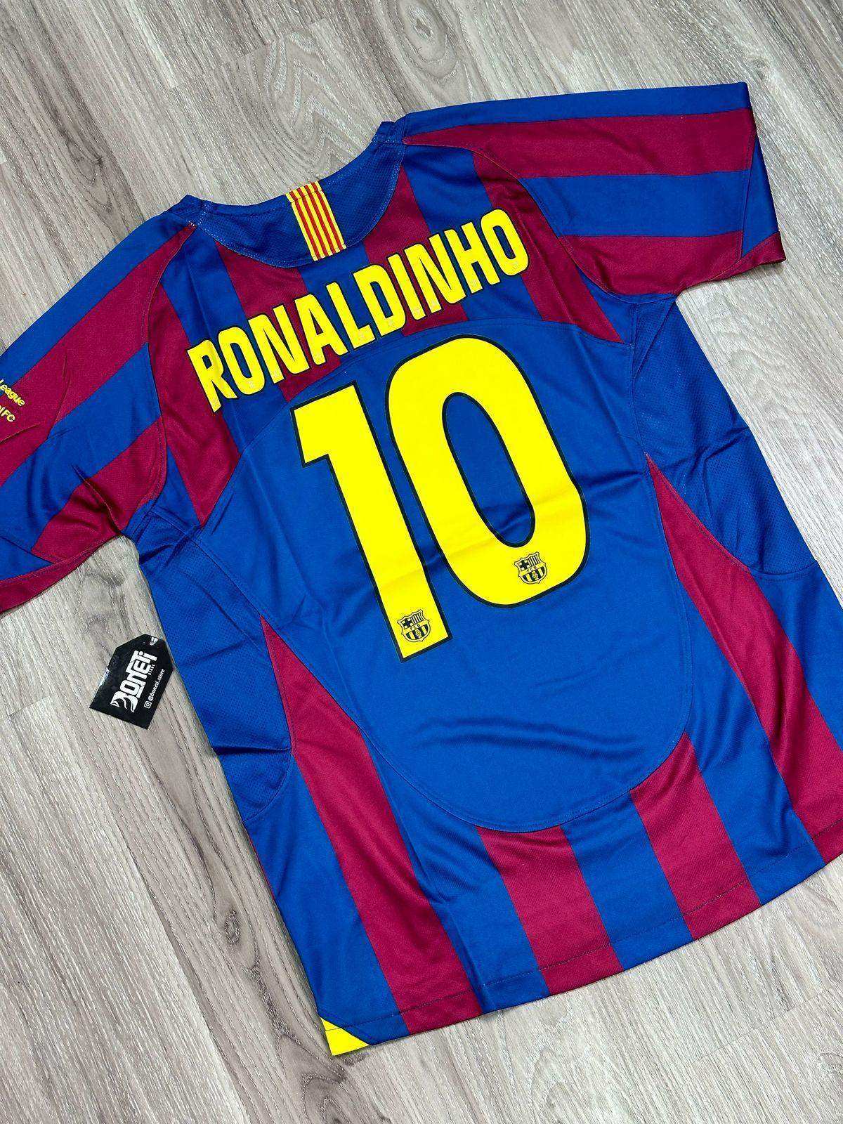 CAMISA RETRÔ BARCELONA RONALDINHO