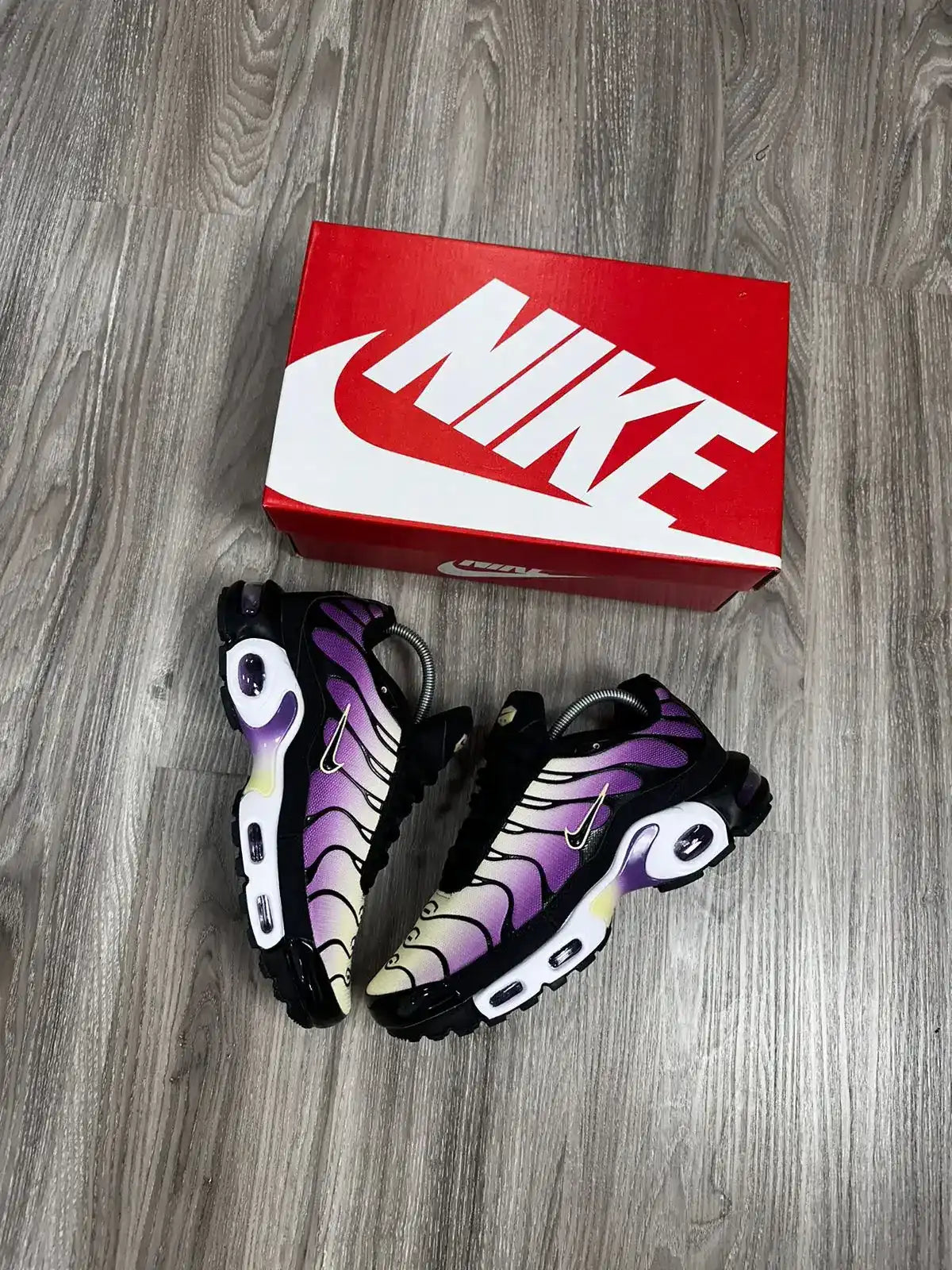 TÊNIS NK AIR MAX PLUS TN - BOLD BERRY