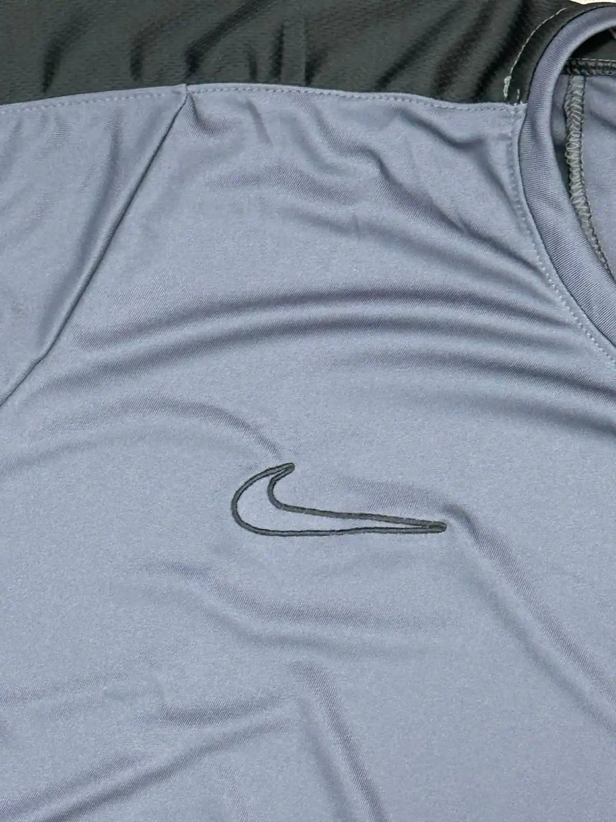 CAMISETA ACADEMY 2023 NK - CINZA