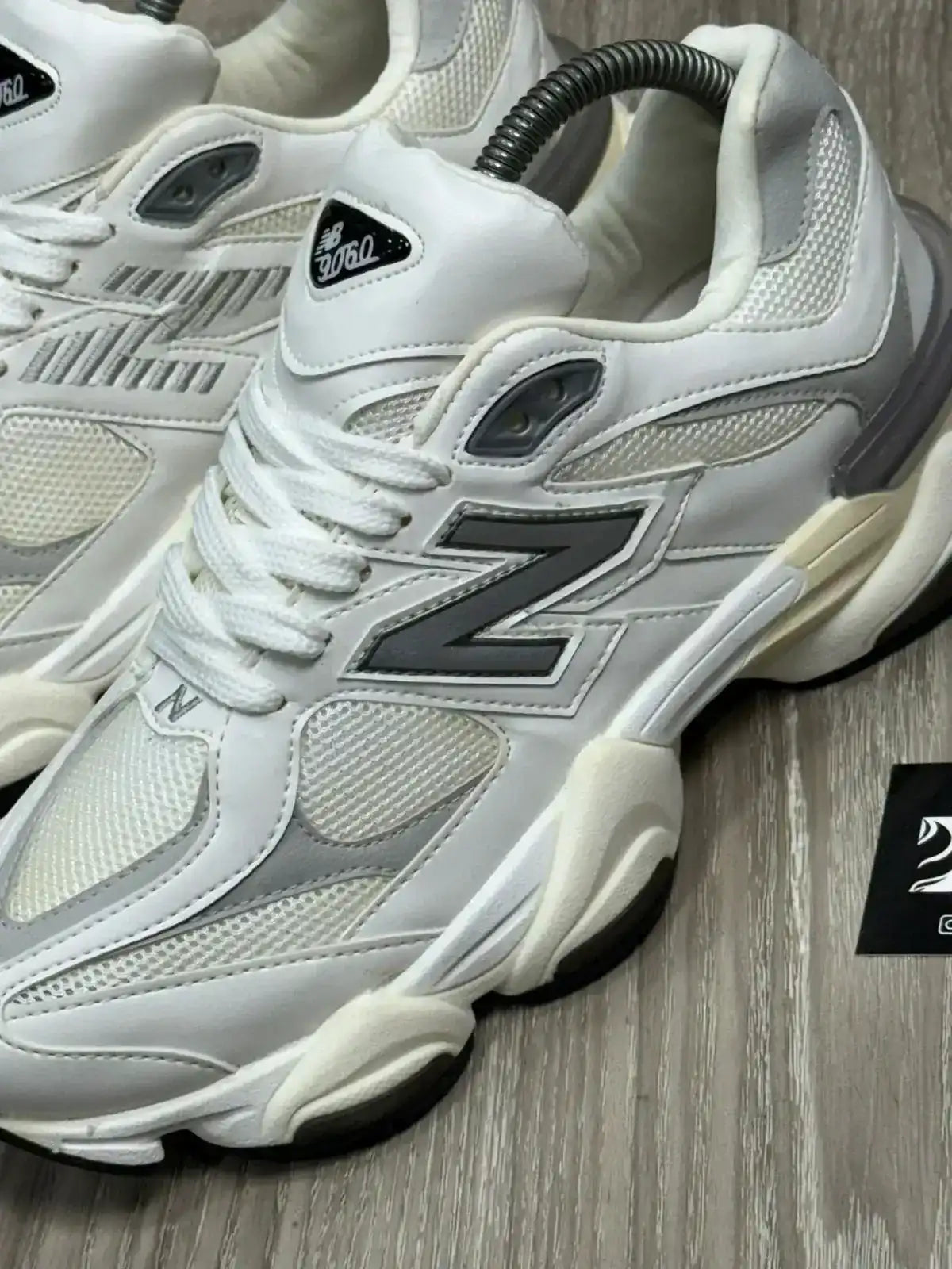 TÊNIS NB 9060 - BEGE