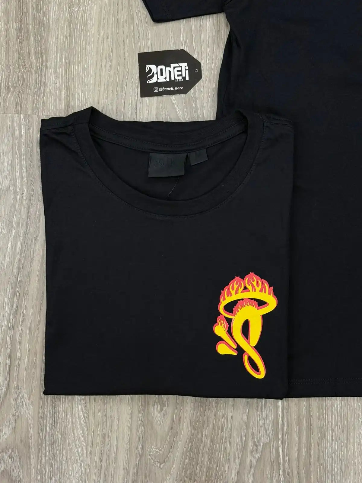 CAMISETA SYNA HOT WHEELS - PRETA