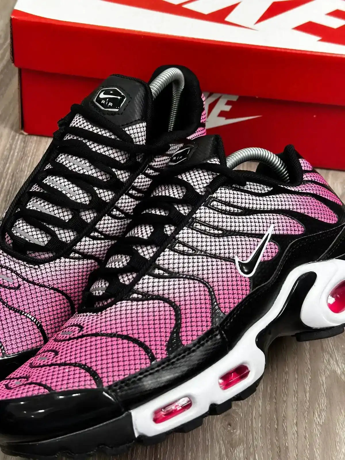 TÊNIS NK AIR MAX PLUS TN SUNSET PULSE