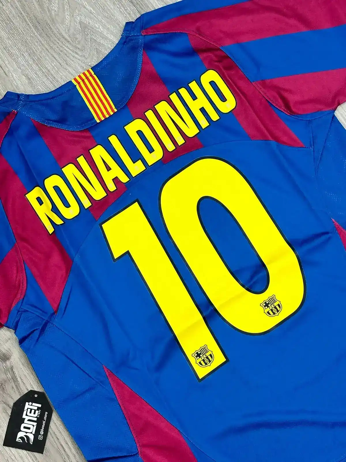 CAMISA RETRÔ BARCELONA RONALDINHO