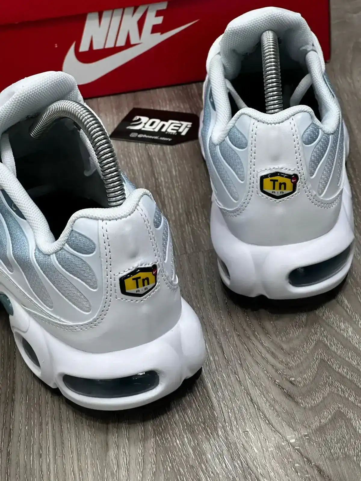 TÊNIS NK AIR MAX PLUS TN - MICA GREEN