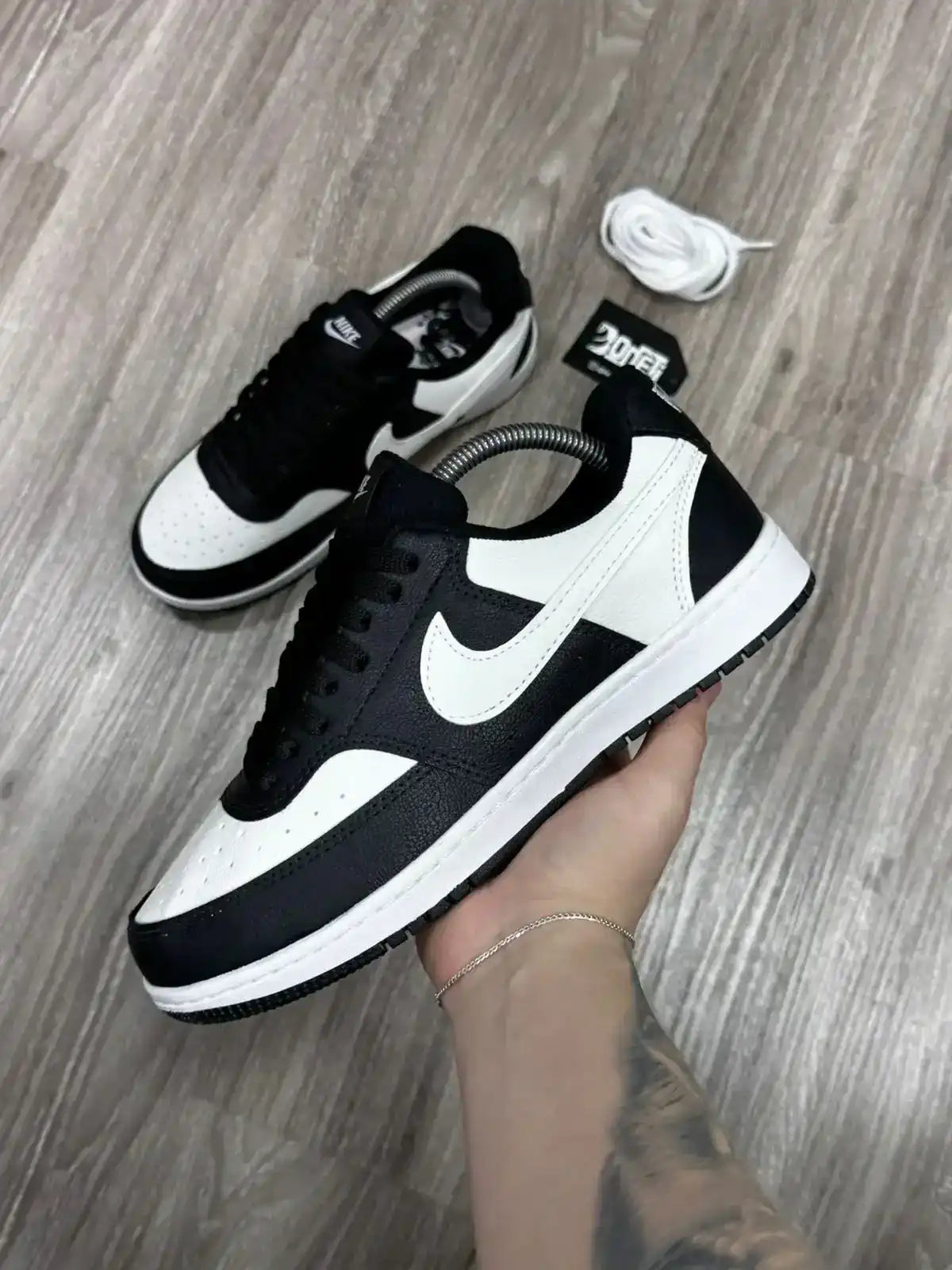 TÊNIS NK COURT VISION LOW - BLACK WHITE