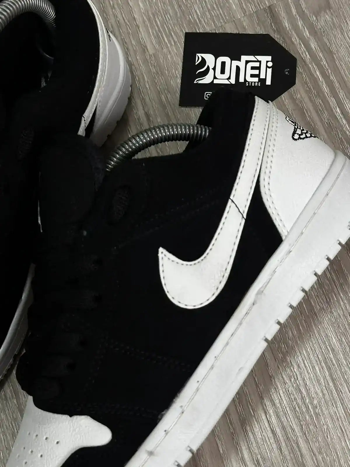 TÊNIS NK JORDAN 1 - BLACK WHITE