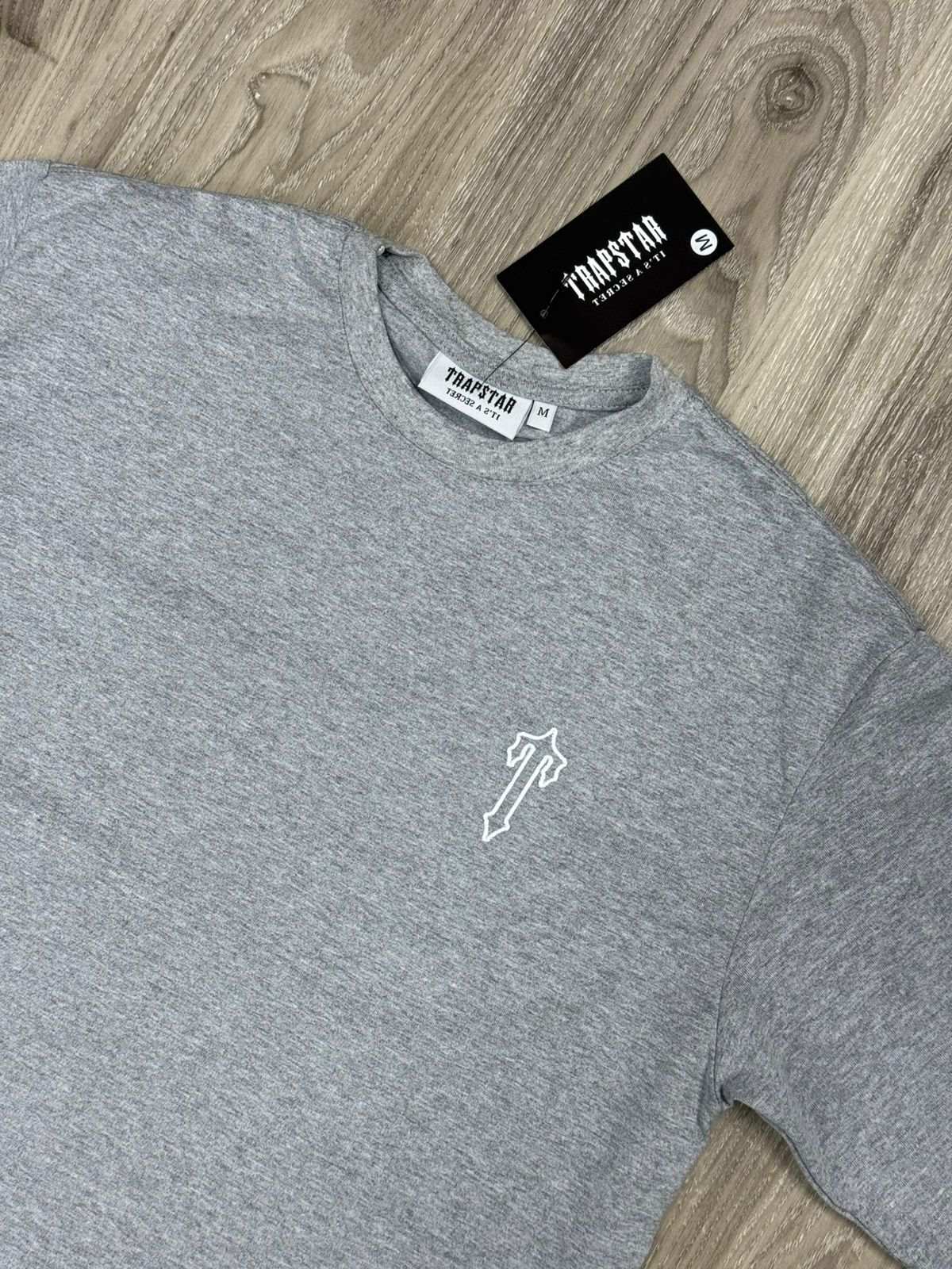 CAMISETA TRAPSTAR BASIC - CINZA