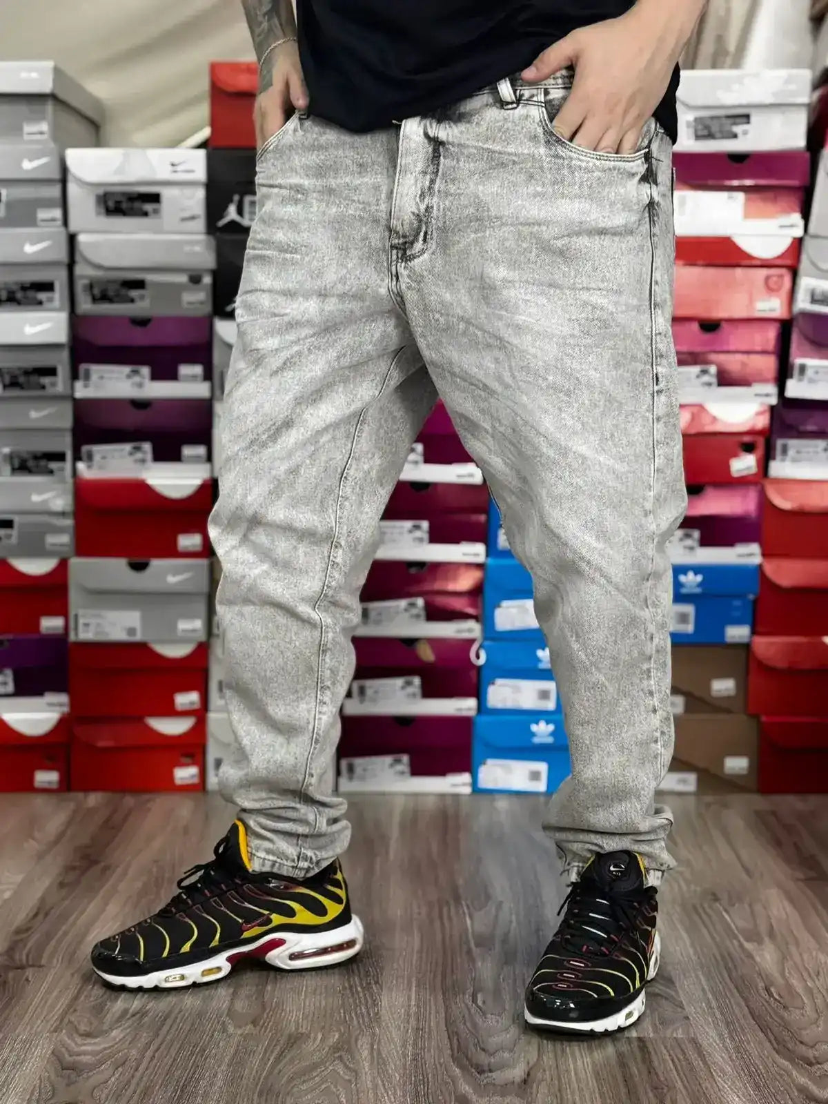 CALÇA JEANS RETA CINZA JAY JONES