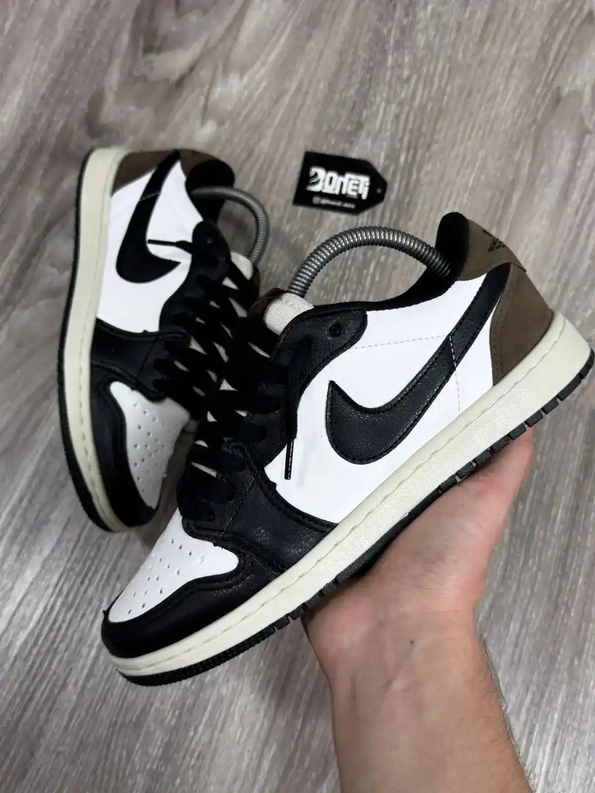 TÊNIS NK JORDAN 1 - MOCHA