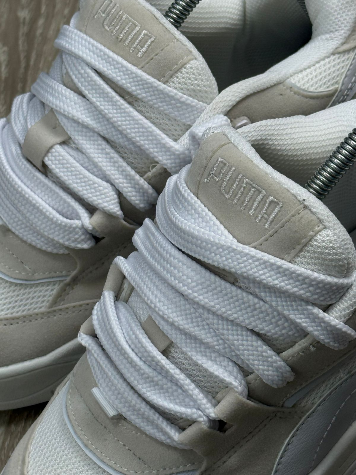 TÊNIS PM 180 - BRANCO E BEGE