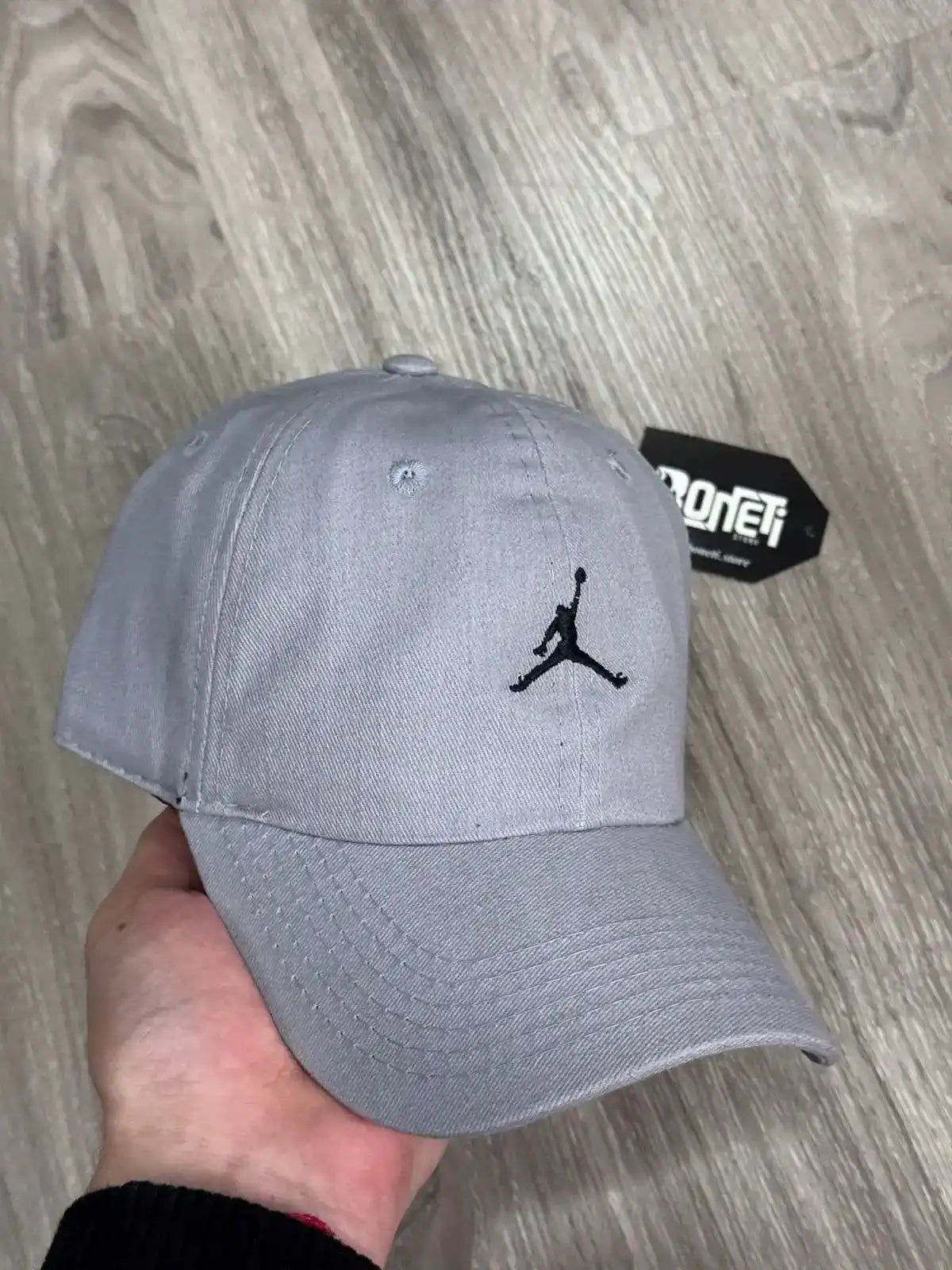 BONÉ JORDAN CLUB - CINZA