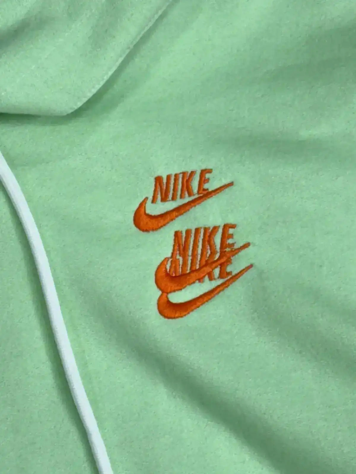 MOLETOM CANGURU NK WORLD TOUR - VERDE