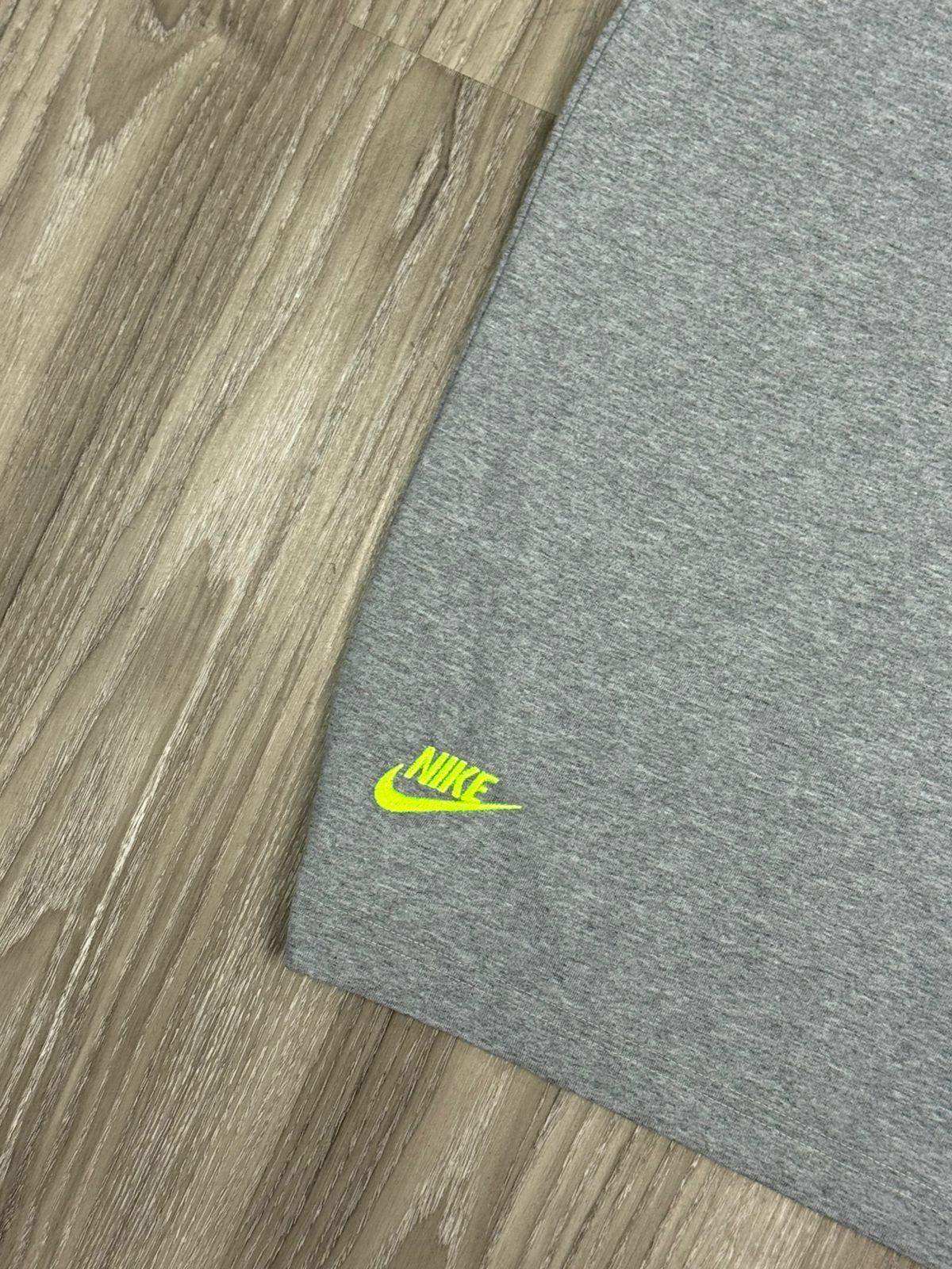 CAMISETA NK MULTI SWOOSH - CINZA