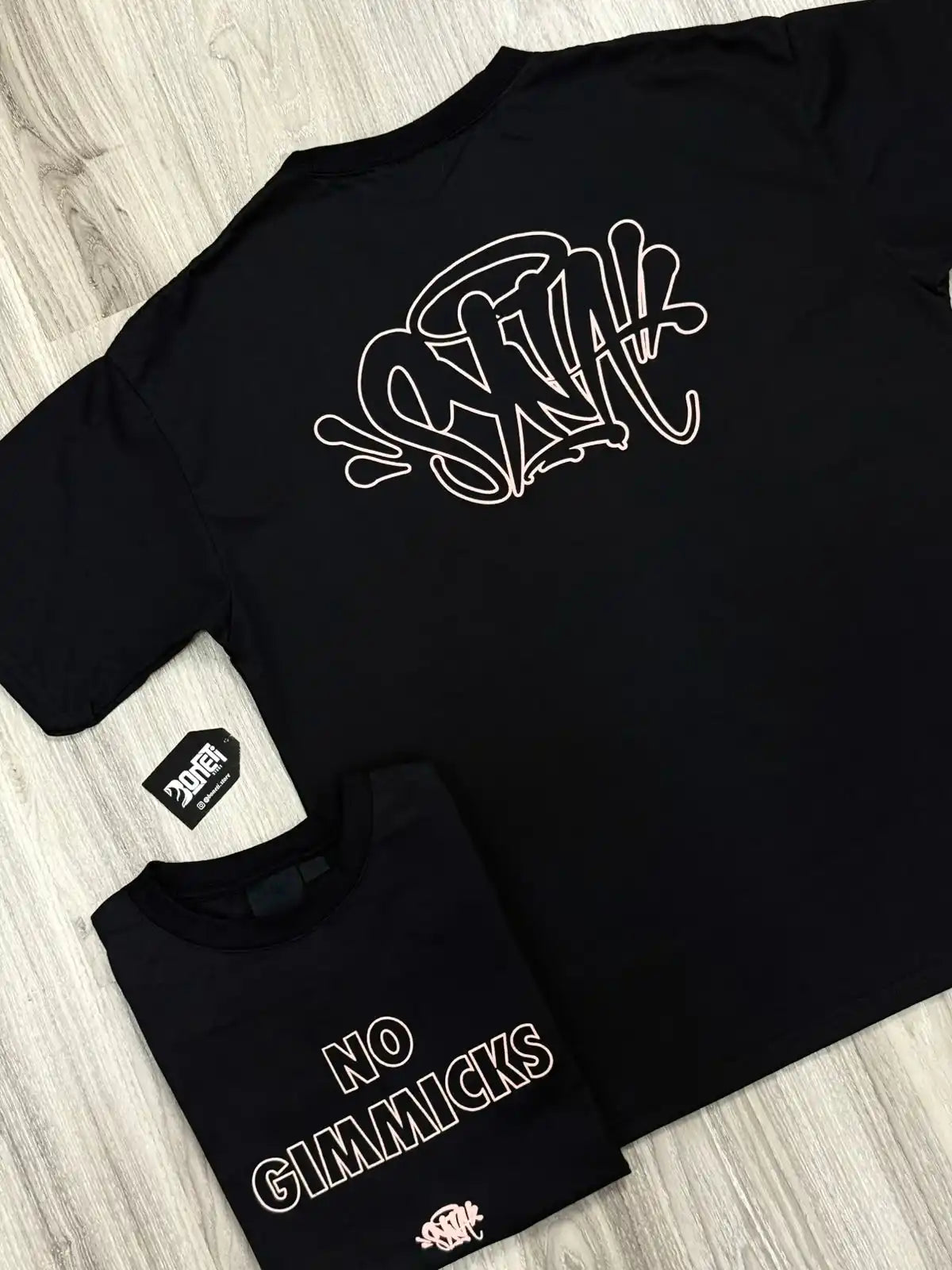 CAMISETA SYNA NO GIMMICKS - PRETA ROSE