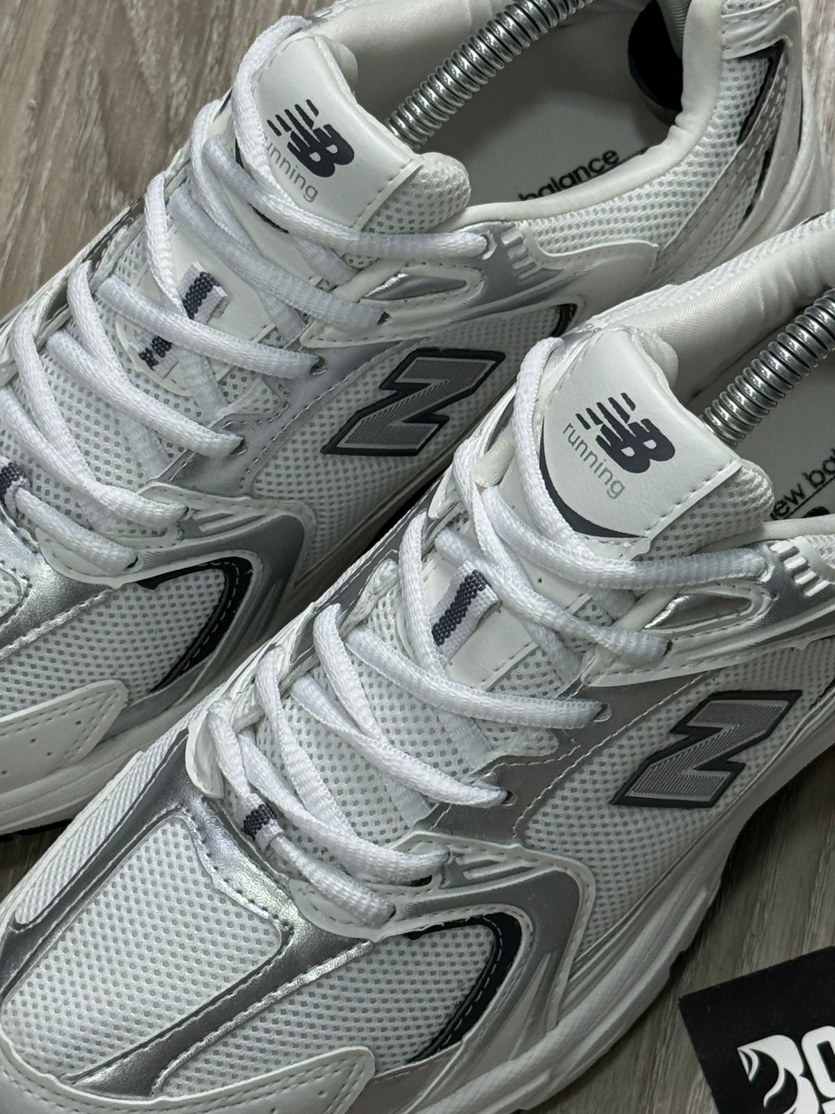 TÊNIS NB 530 - WHITE SILVER