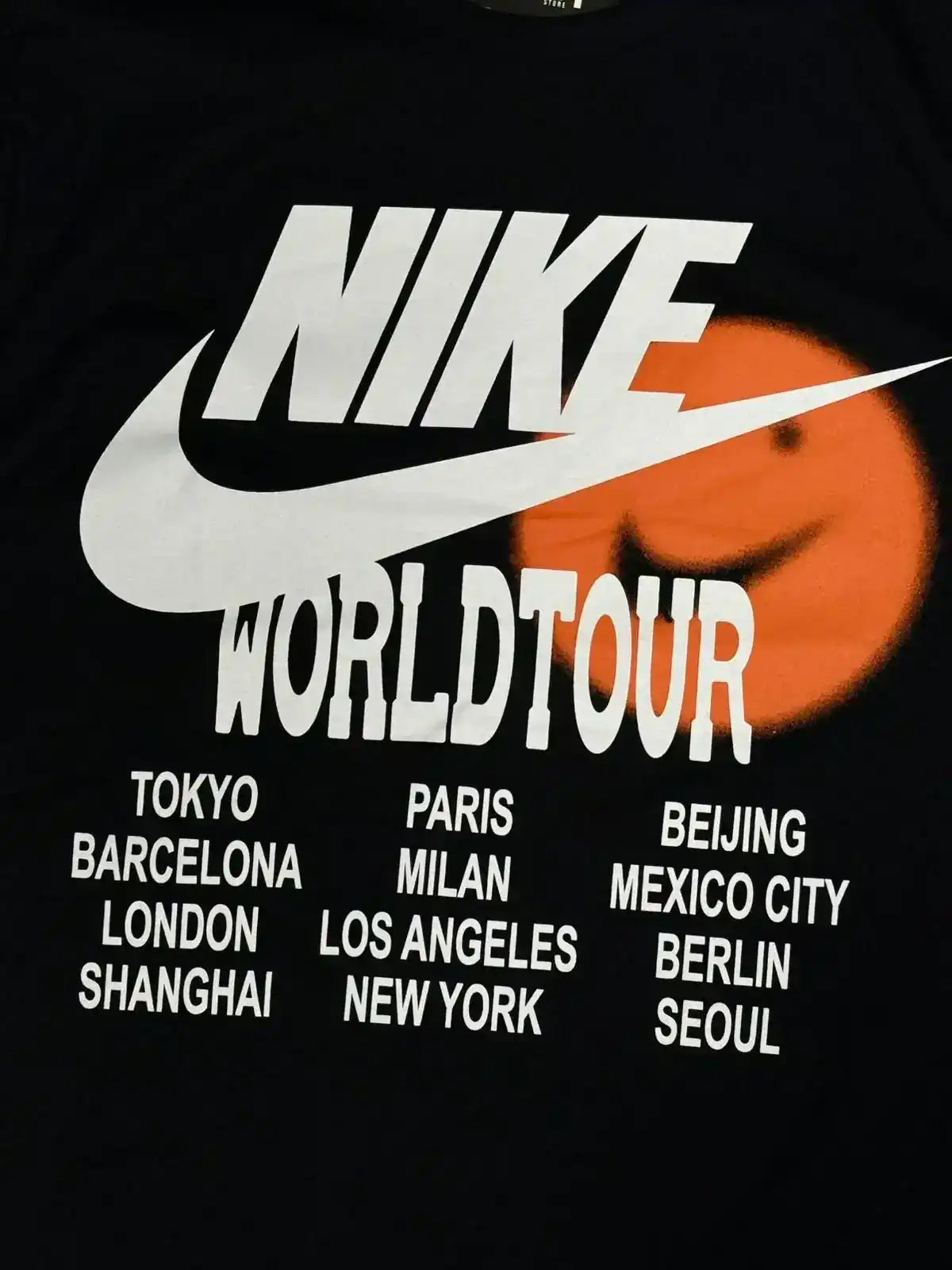 CAMISETA NK WORLD TOUR 2.0 - PRETA