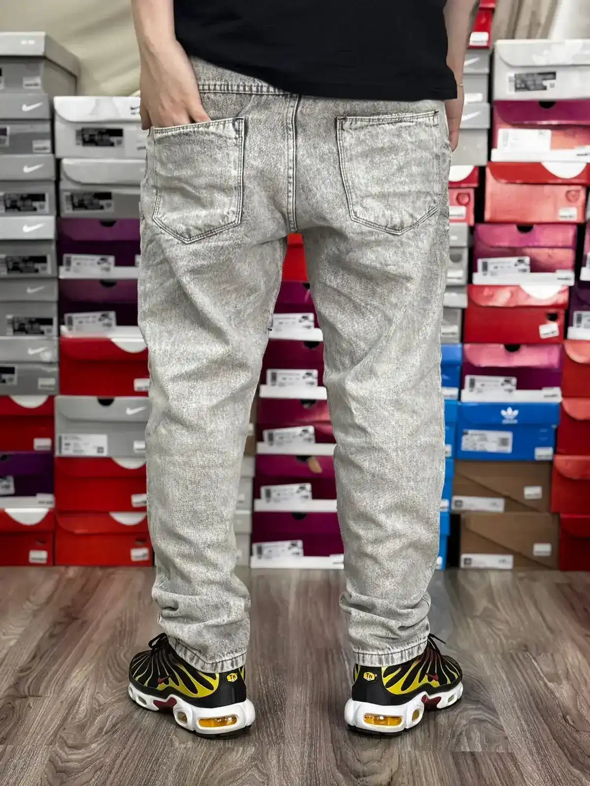 CALÇA JEANS RETA CINZA JAY JONES