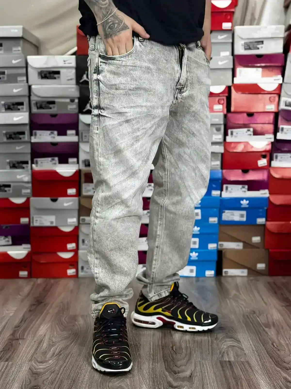 CALÇA JEANS RETA CINZA JAY JONES