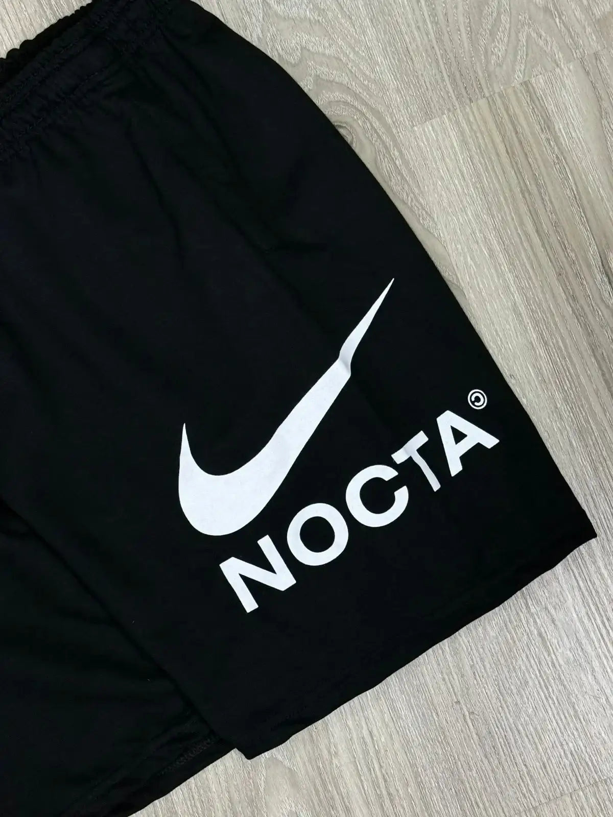 SHORTS MOLETOM NK SWOOSH X NOCTA - PRETO