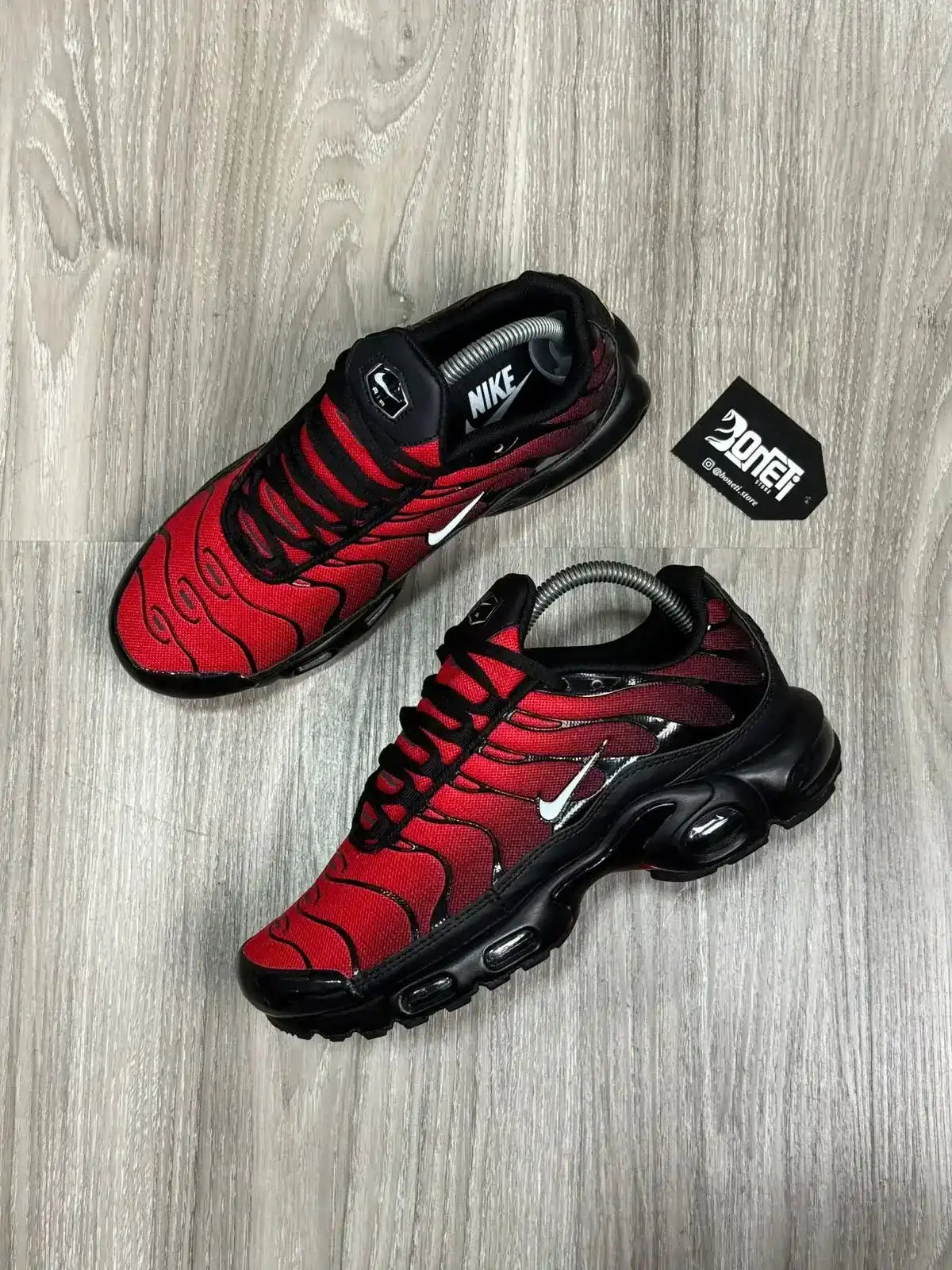 TÊNIS NK AIR MAX PLUS TN - DEADPOOL