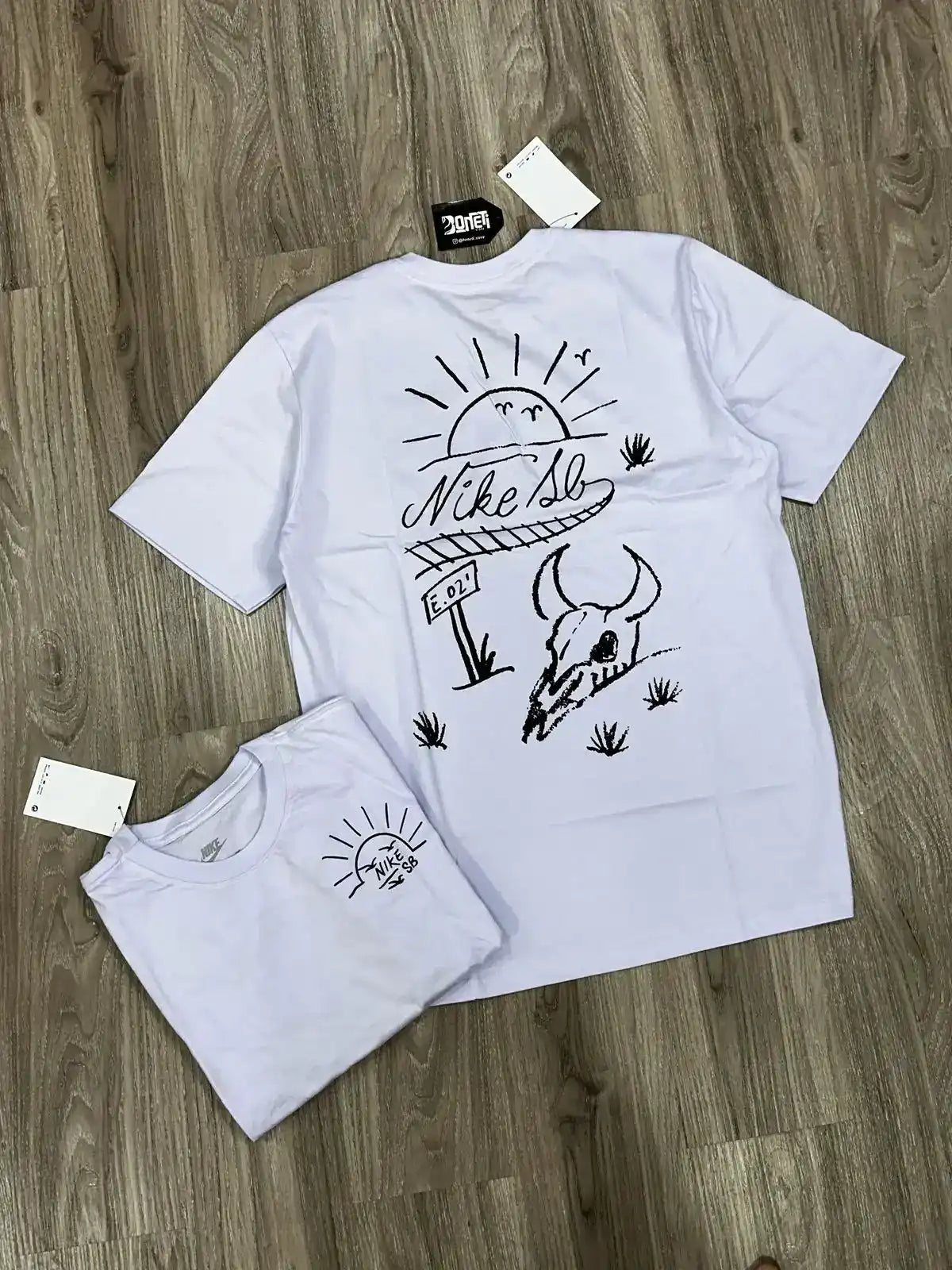 CAMISETA NK SB SUNSET - BRANCA