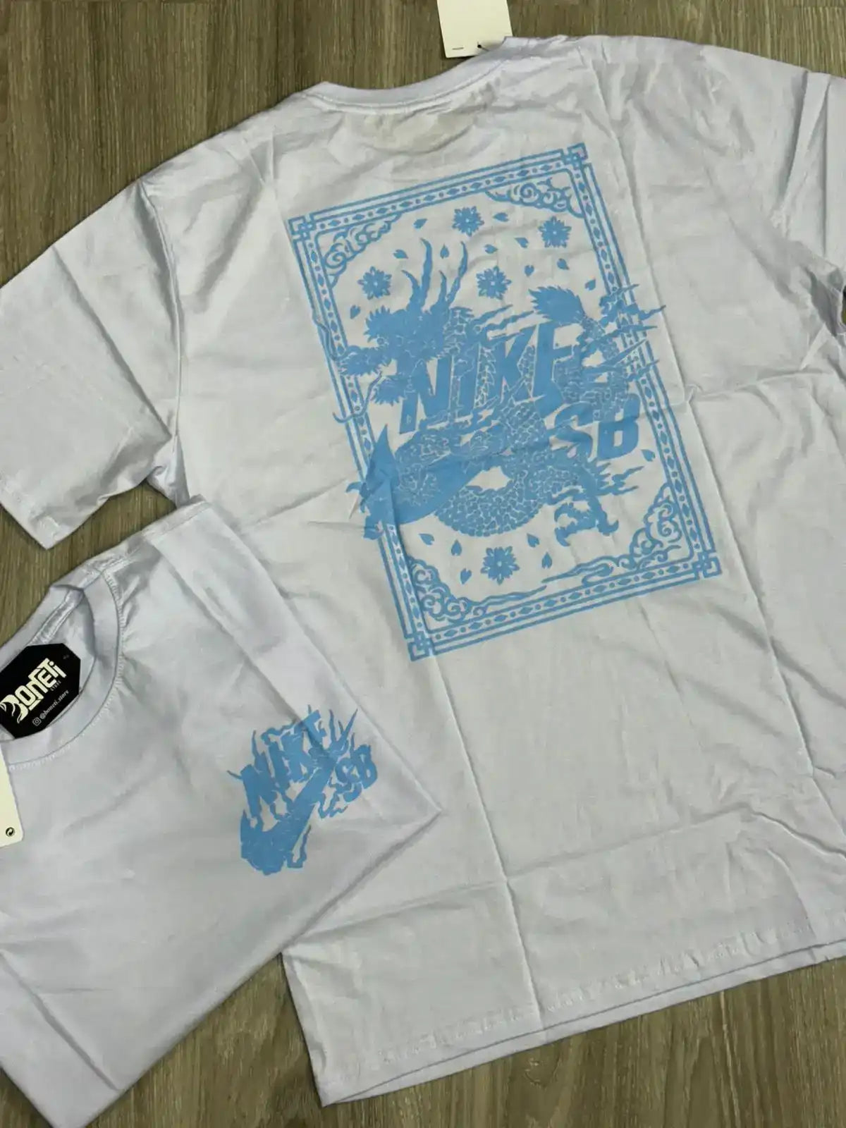 CAMISETA NK SB DRAGON - BRANCA E AZUL