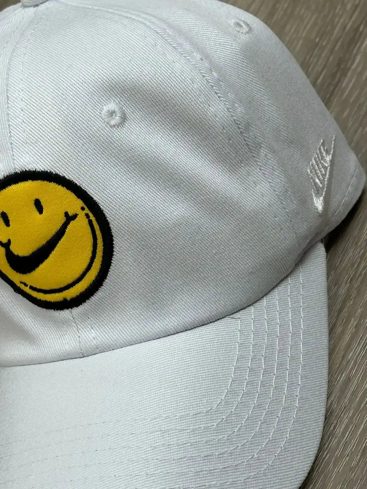 BONÉ NK SMILE - BRANCO/AMARELO