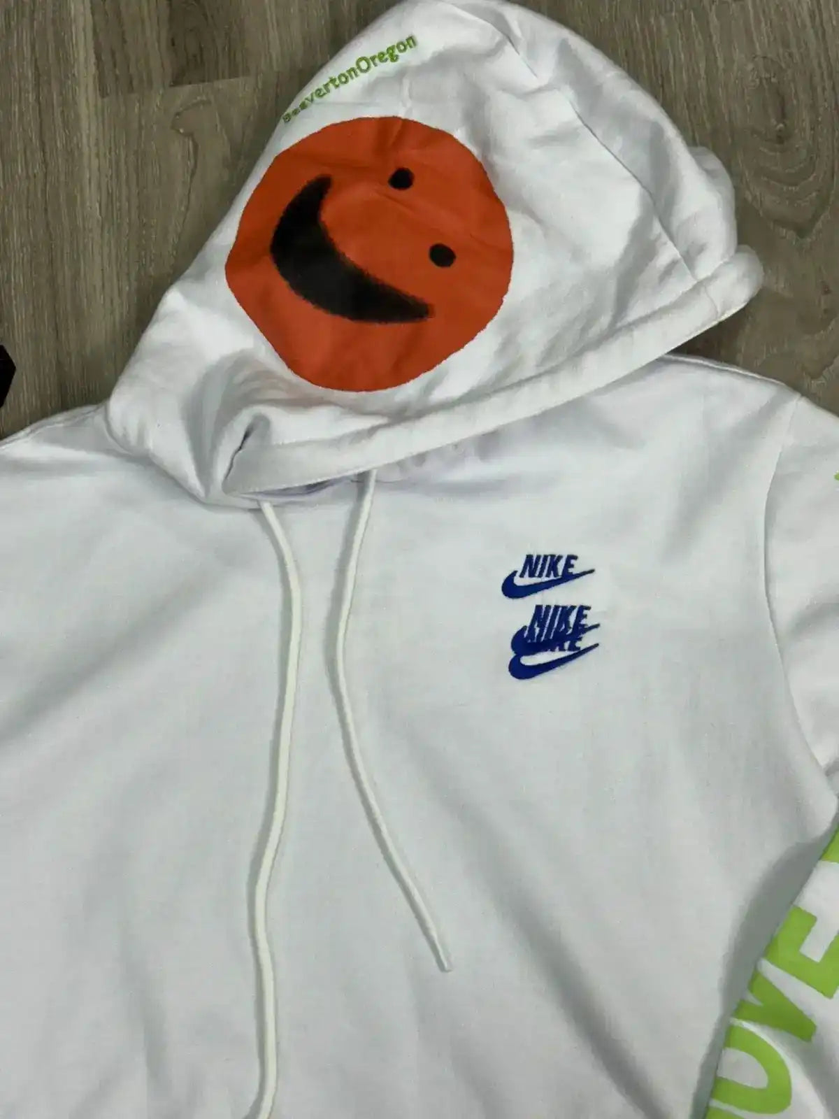 MOLETOM CANGURU NK WORLD TOUR - BRANCO