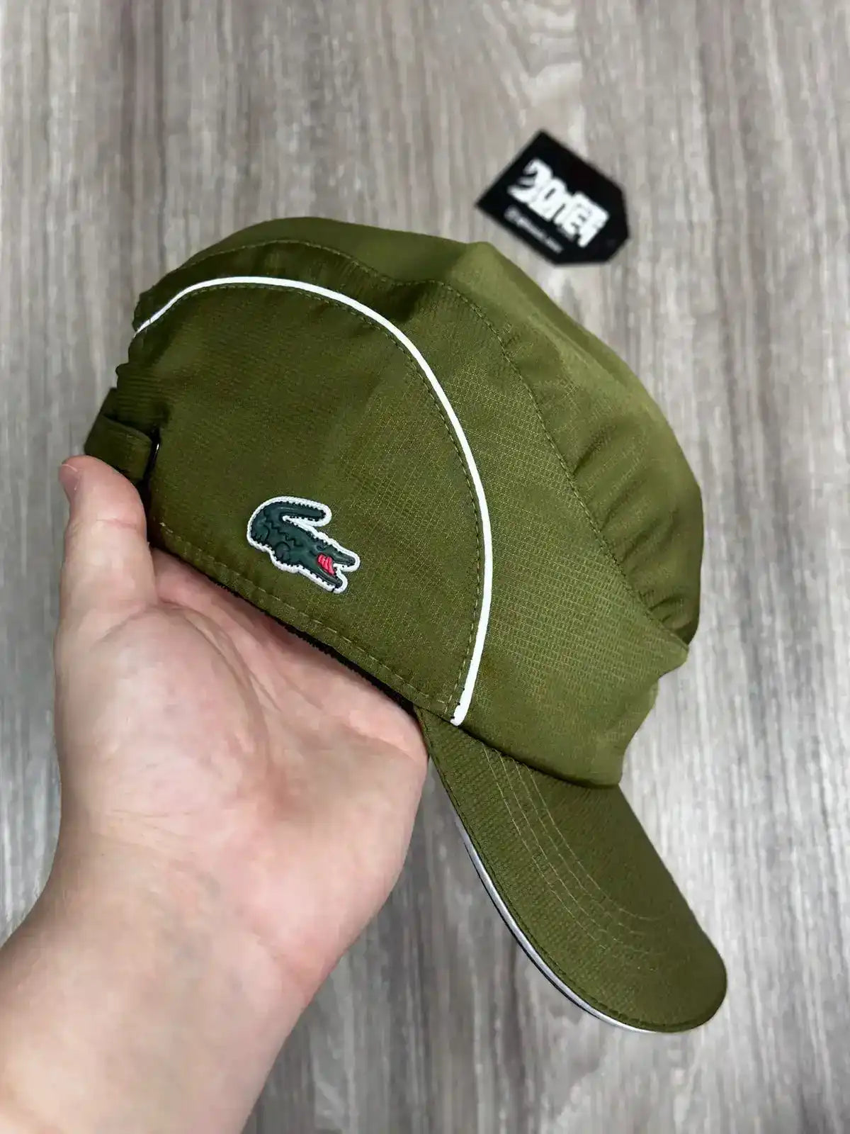 BONÉ LCST TENNIS - VERDE LISTRA BRANCA