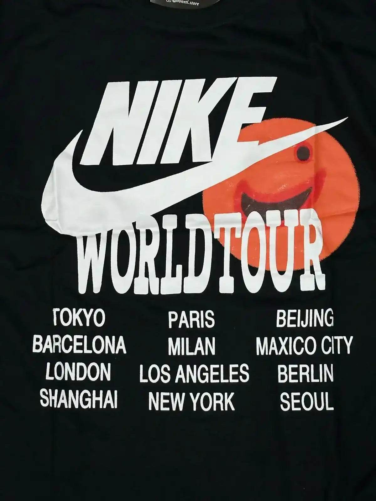 CAMISETA NK WORLD TOUR - PRETA