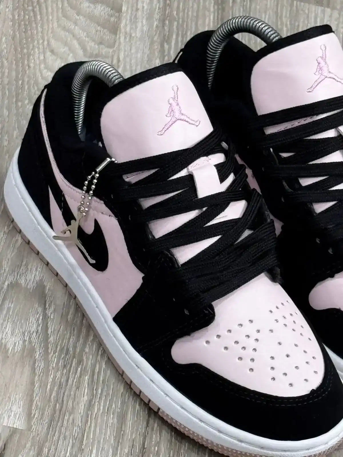 TÊNIS NK JORDAN 1 - ROSA