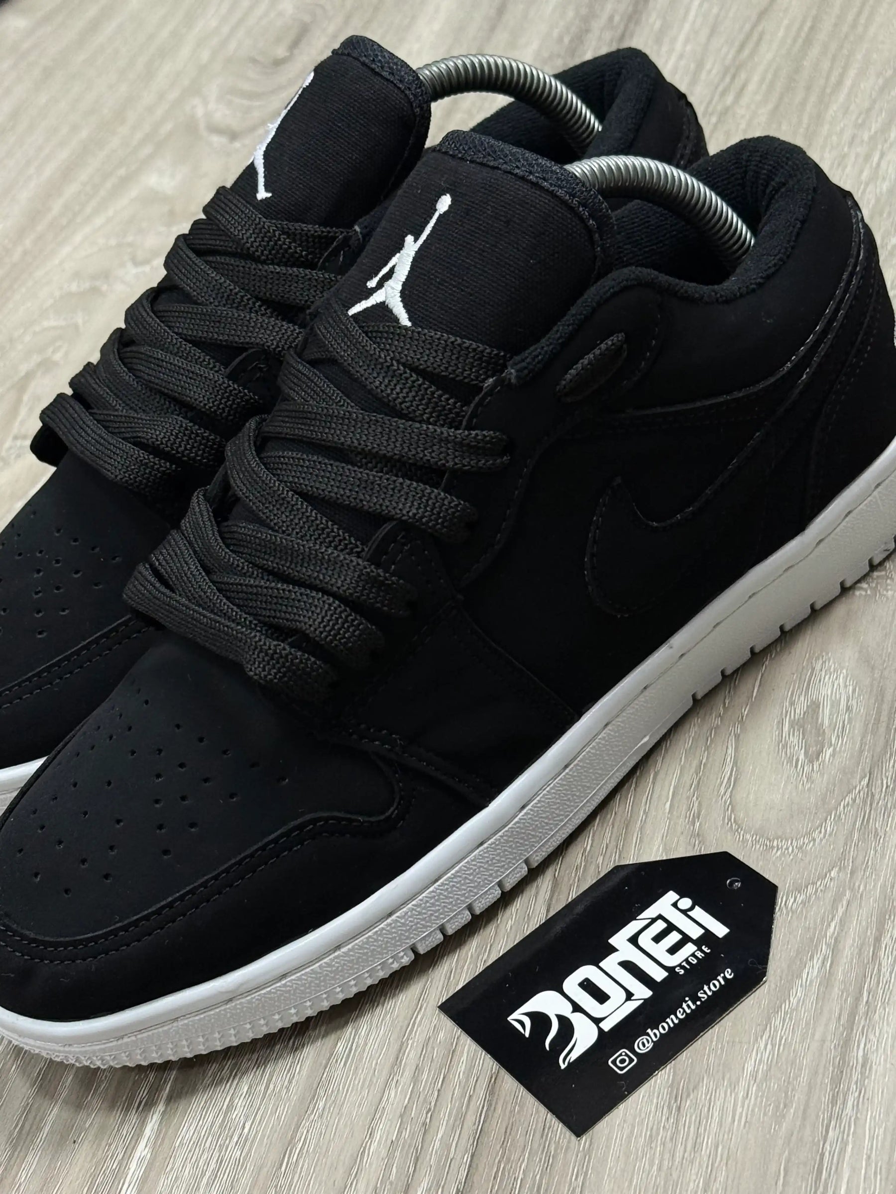 TÊNIS NK JORDAN 1 - PRETO NOBUCK