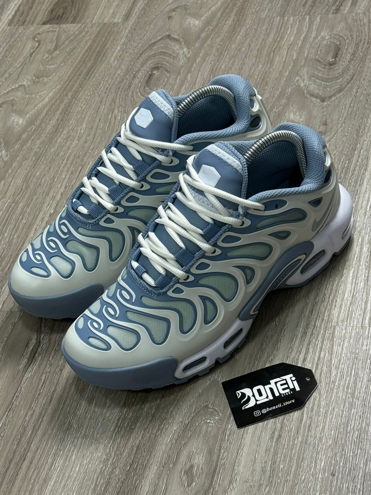 TÊNIS NK AIR MAX PLUS TN DRIFT - BABY BLUE