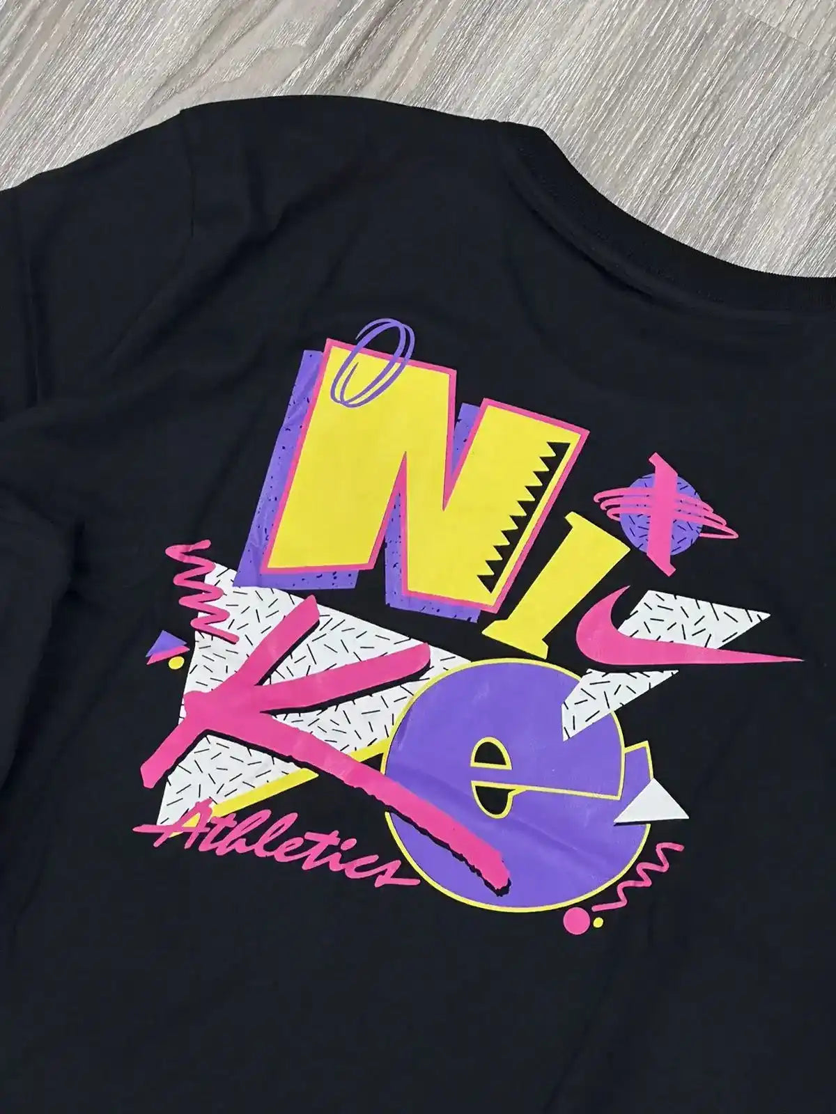 CAMISETA NK ATHLETICS - PRETO