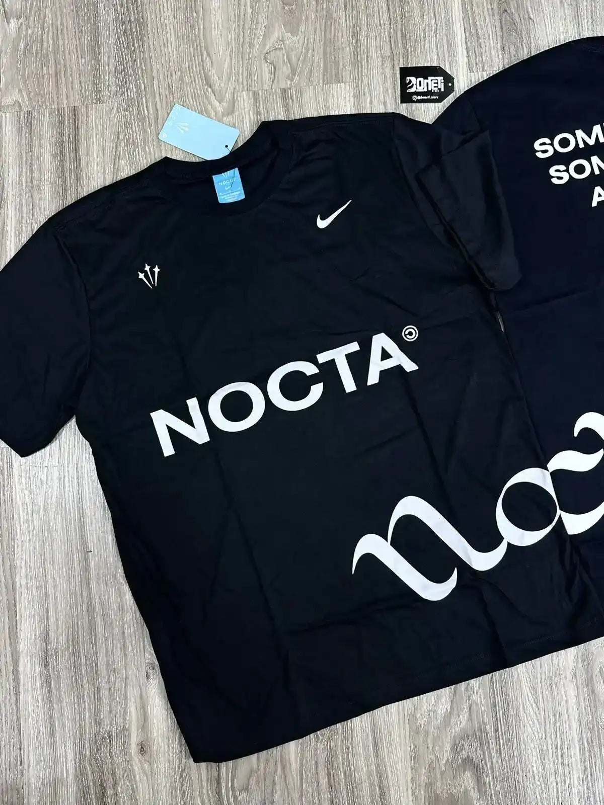 CAMISETA NK X NOCTA SOMETIMES - PRETA