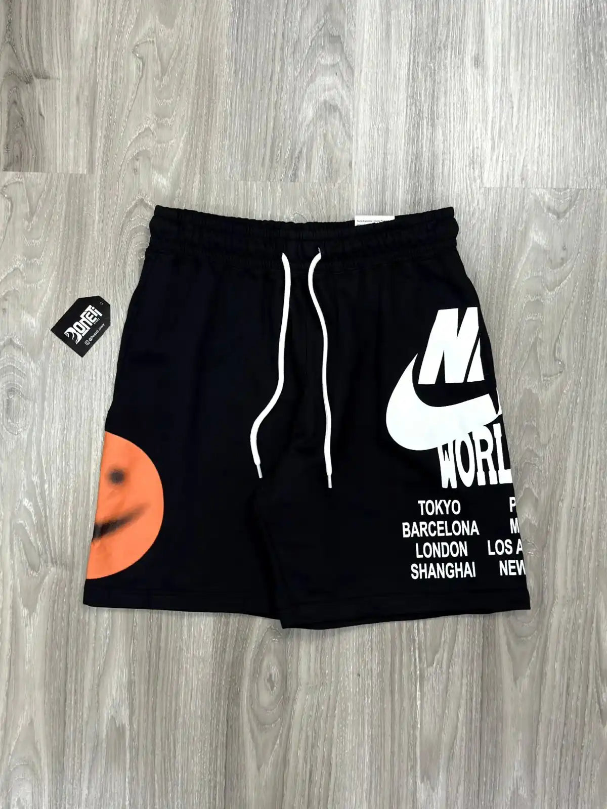 SHORTS MOLETOM NK WORLD TOUR - PRETO