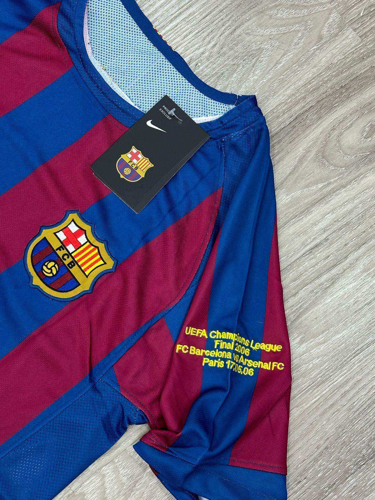 CAMISA RETRÔ BARCELONA RONALDINHO
