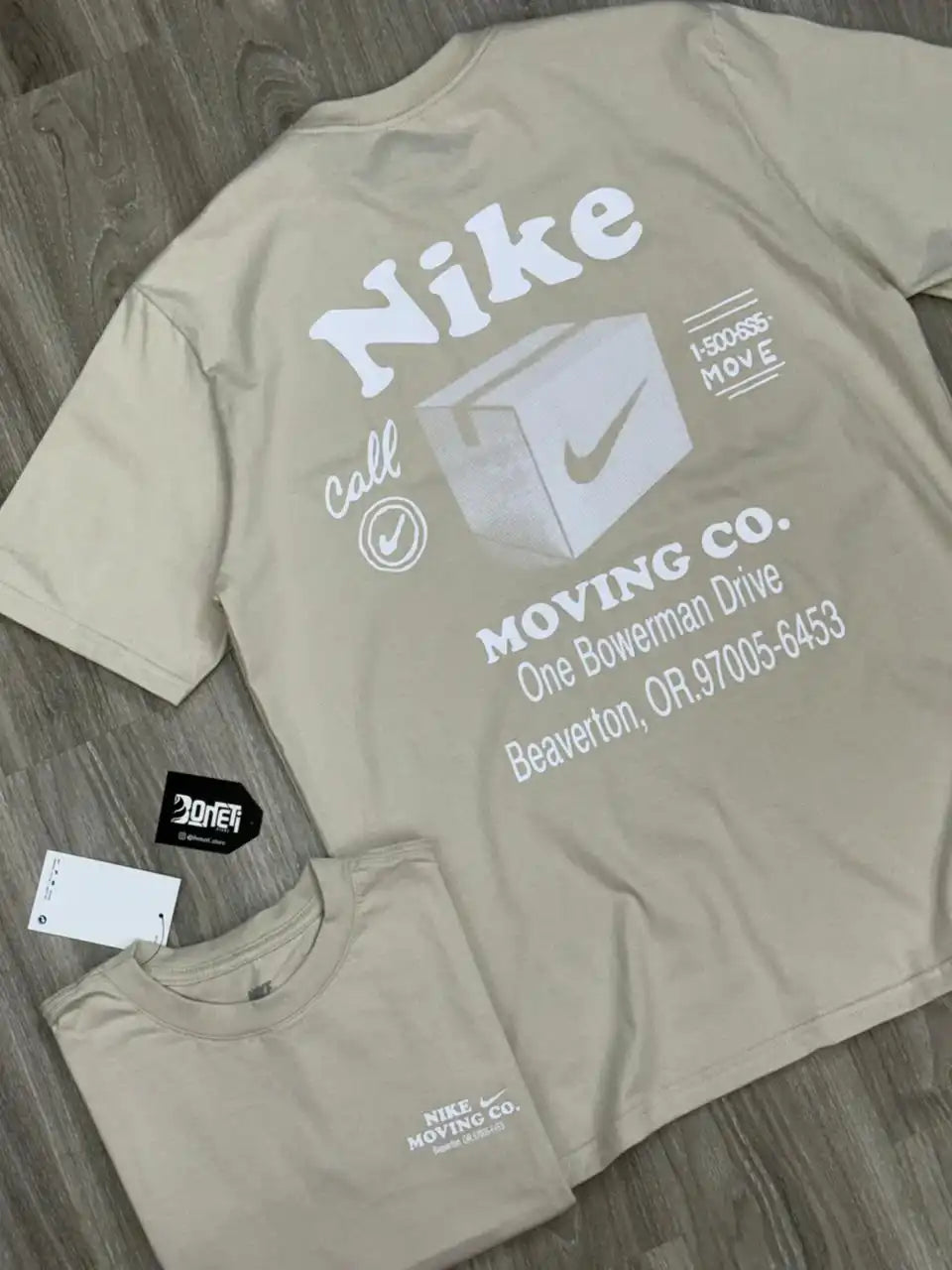 CAMISETA NK MOVING CO - BEGE