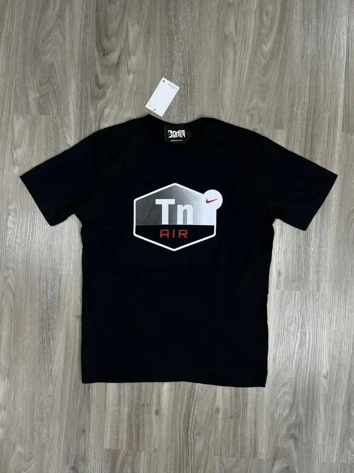 CAMISETA NK LOGO TN AIR - PRETA