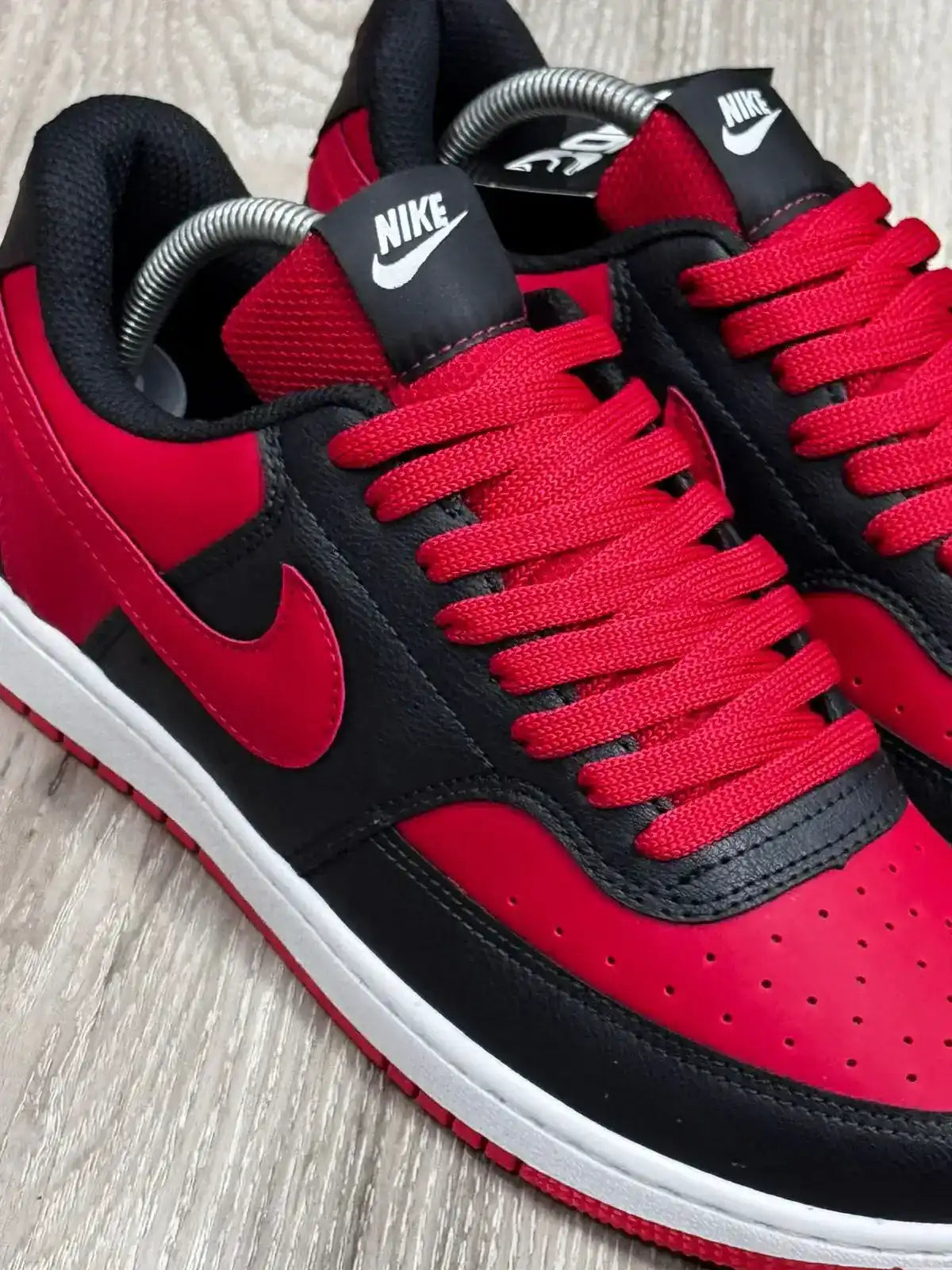 TÊNIS NK COURT VISION LOW - VERMELHO