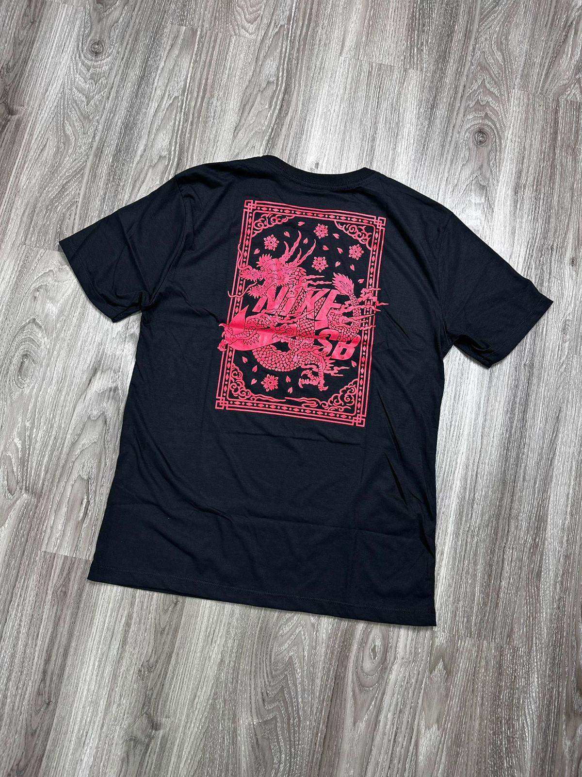 CAMISETA NK SB DRAGON