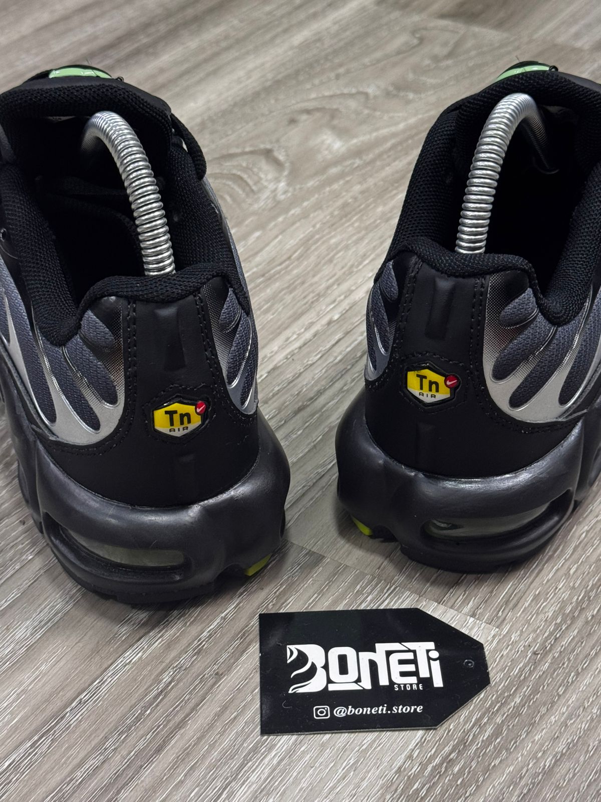 TÊNIS NK AIR MAX PLUS TN - PARTICLE GREY