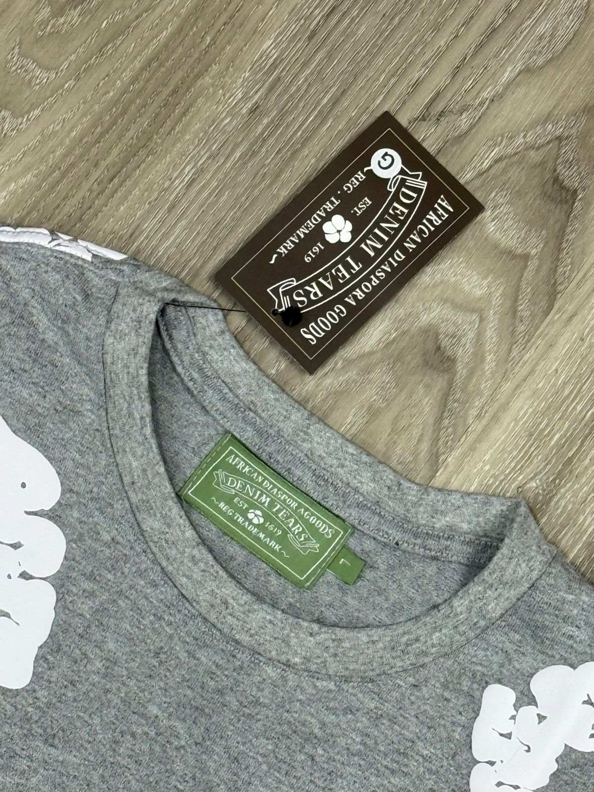 CAMISETA DENIM TEARS - CINZA