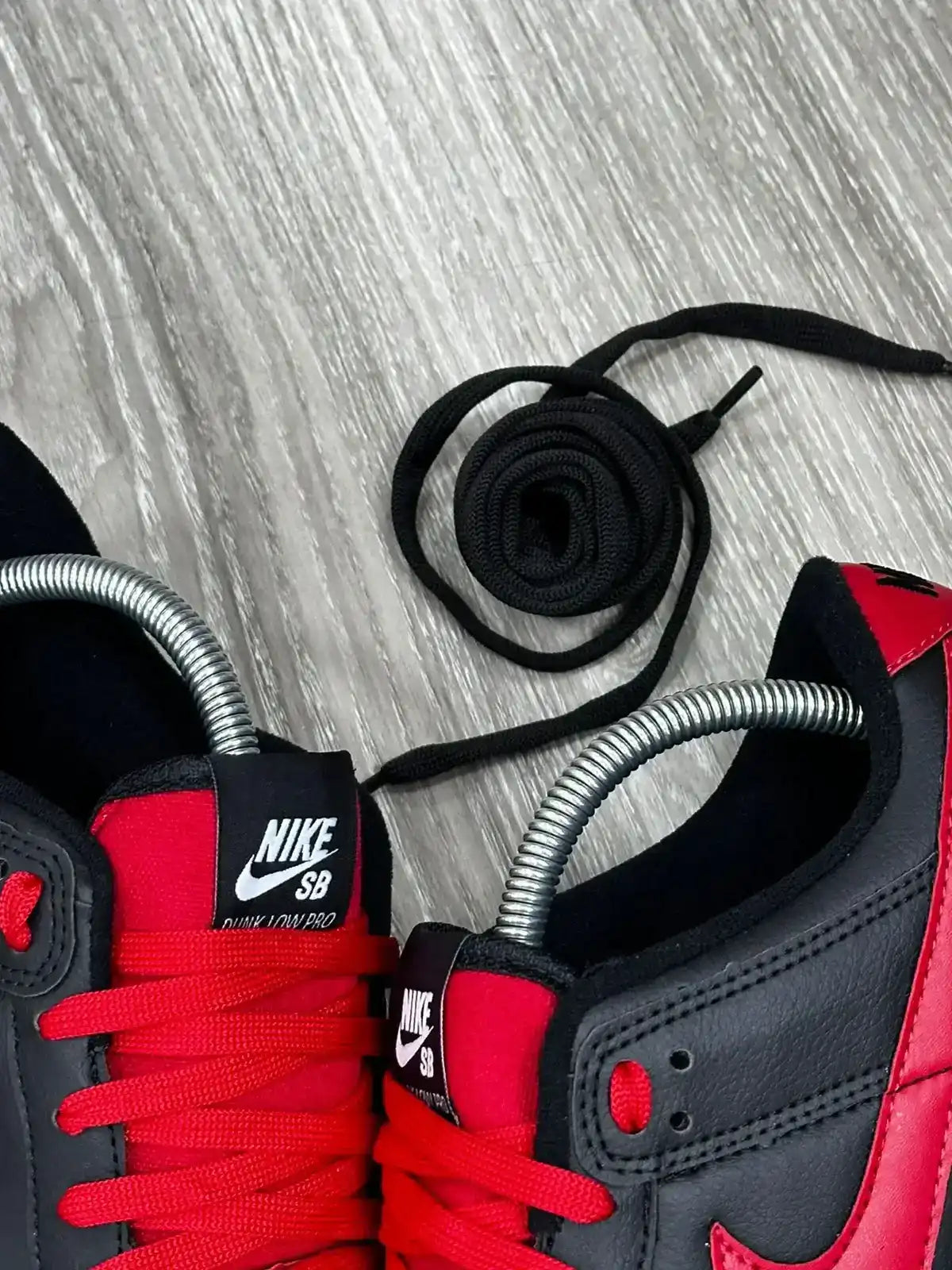 TÊNIS NK DUNK - PRETO E VERMELHO