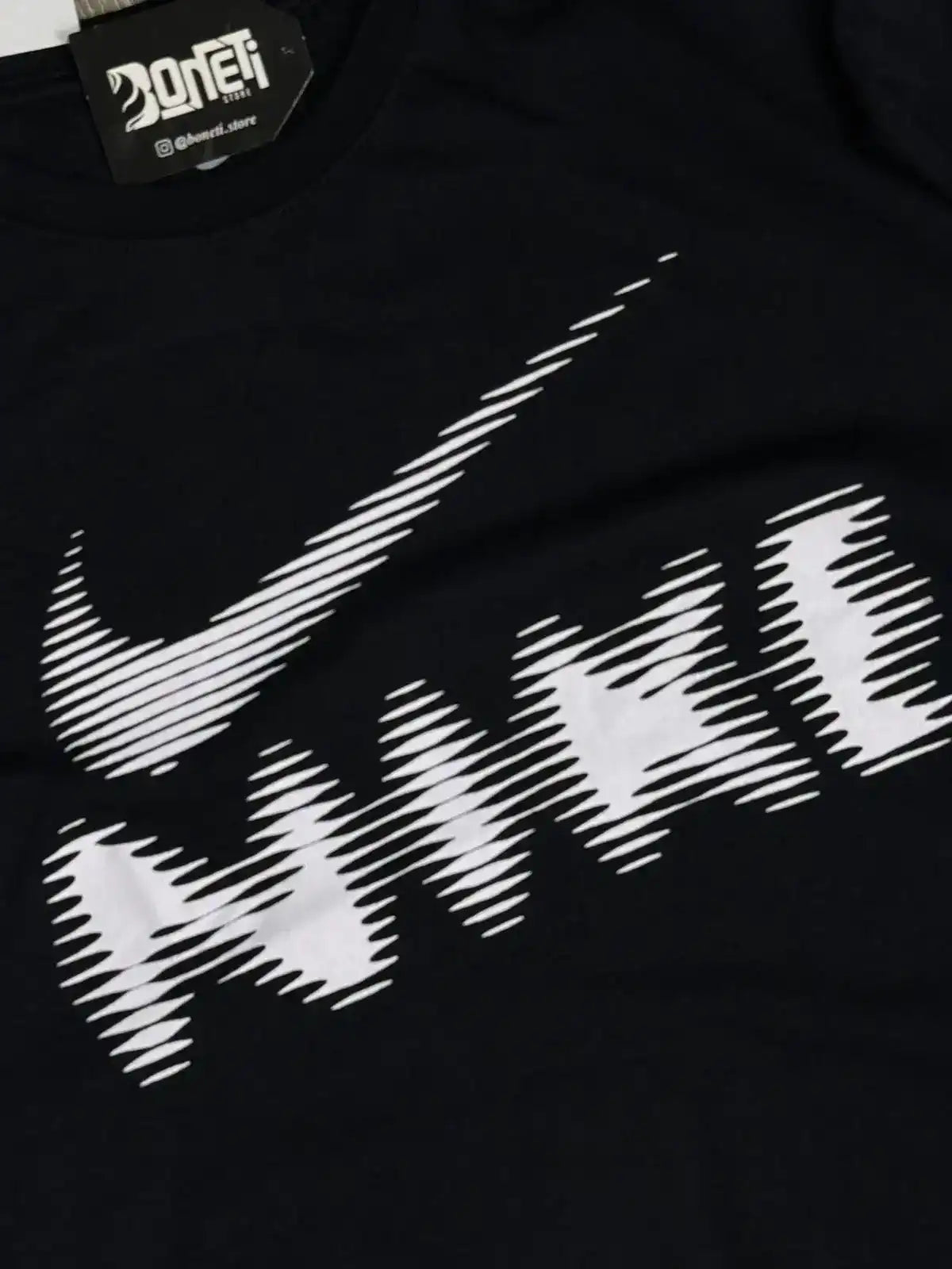 CAMISETA NK HYVERSE - PRETA