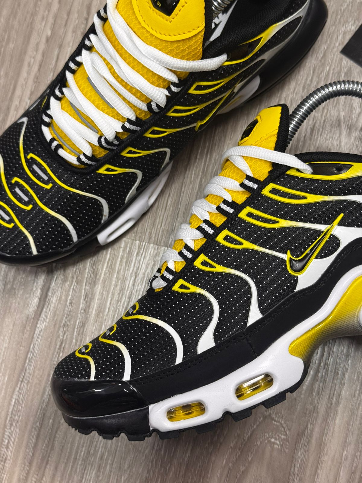 TÊNIS NK AIR MAX PLUS TN - TÁXI