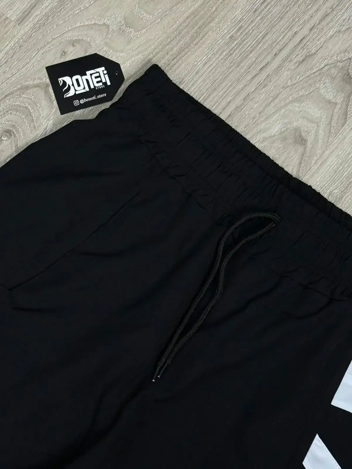 SHORTS TACTEL NK LETREIRO - PRETO