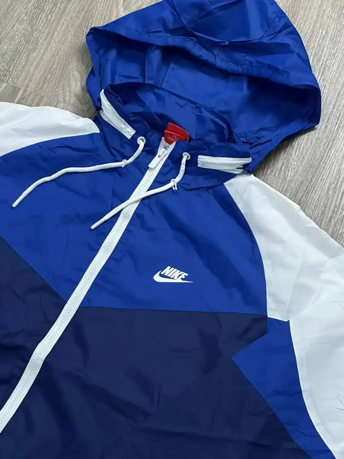 CORTA VENTO NK WINDRUNNER - AZUL