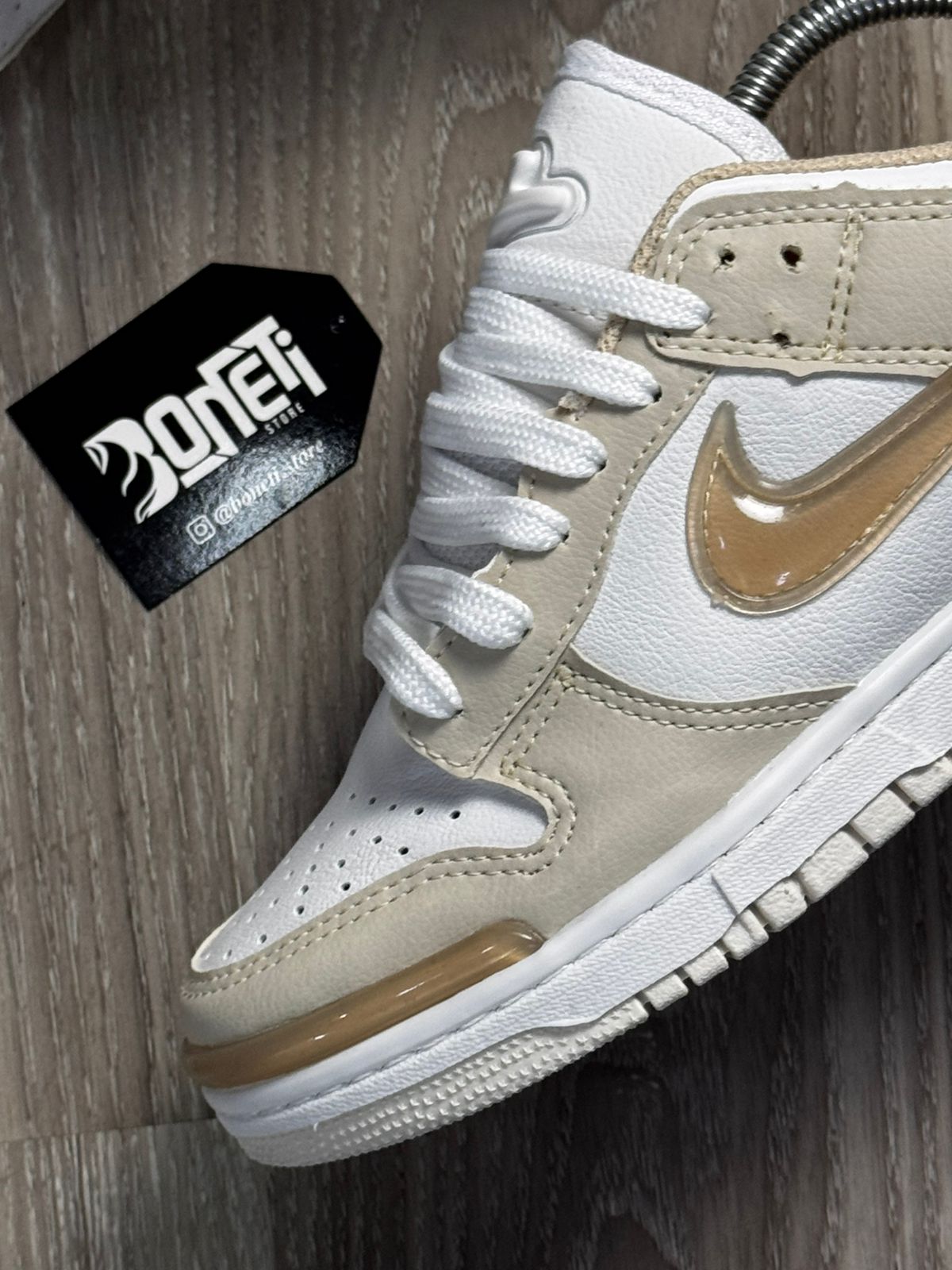 TÊNIS NK DUNK TWIST - DOURADO