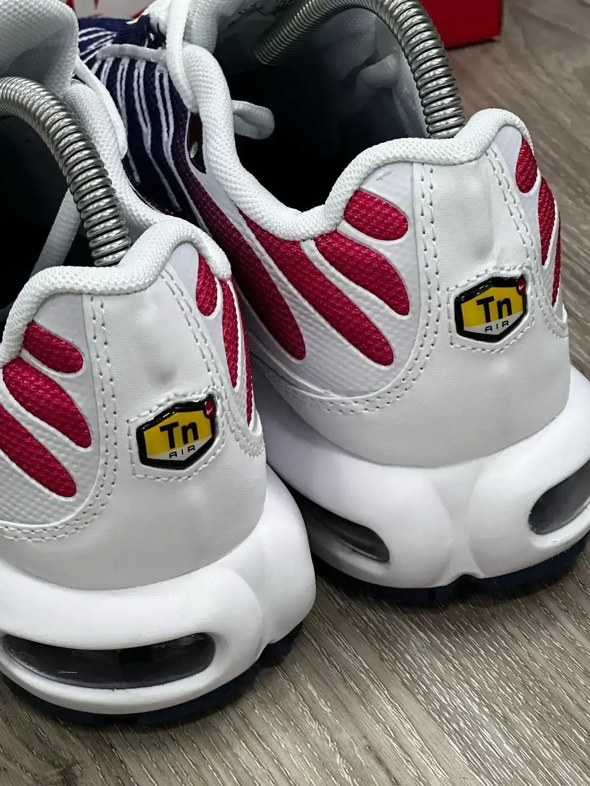 TÊNIS NK AIR MAX PLUS TN - PARIS